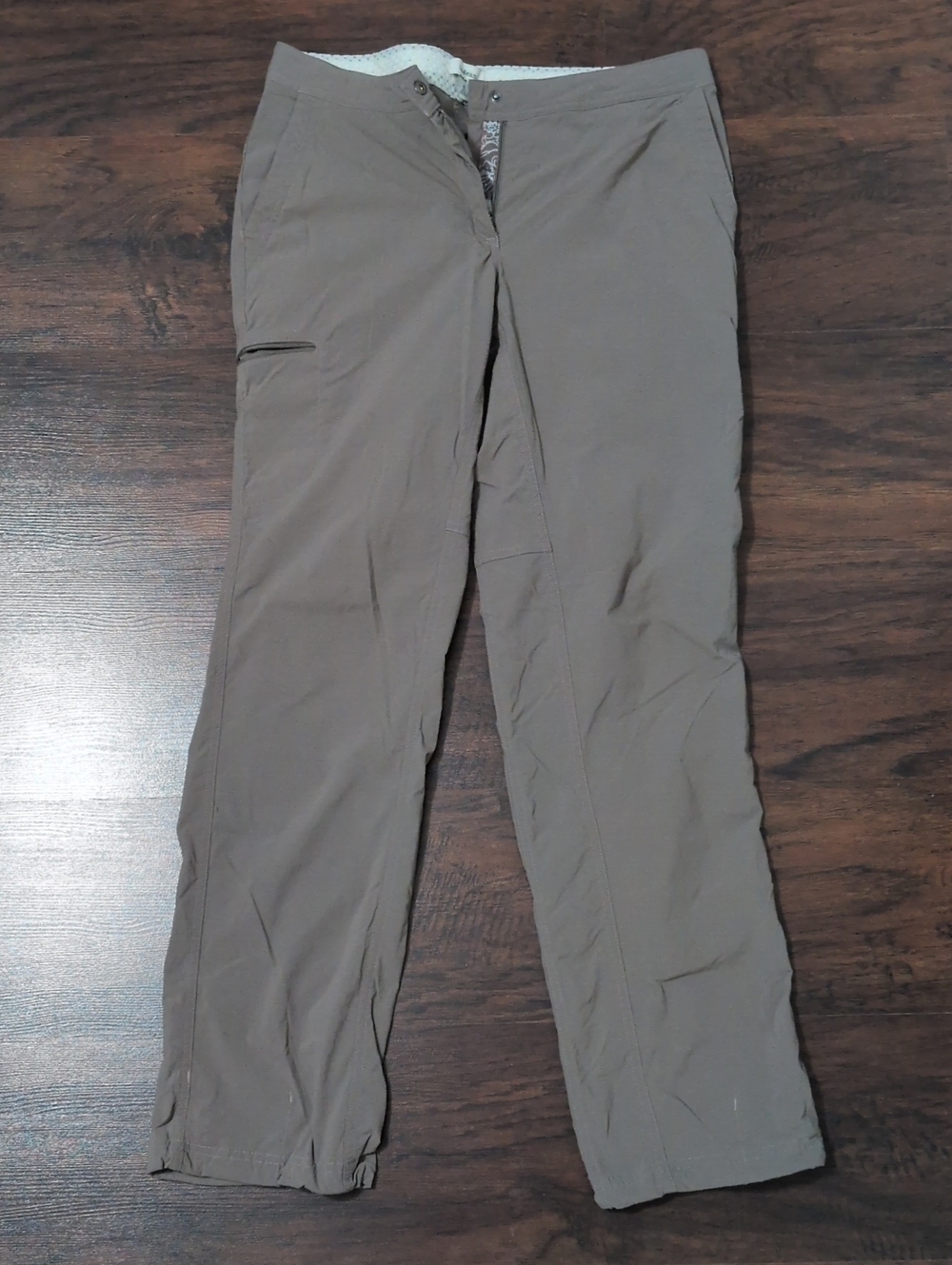 L.L. Bean Women's Cargo Pants in Taupe